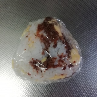 おにぎり＊しぐれ煮と卵